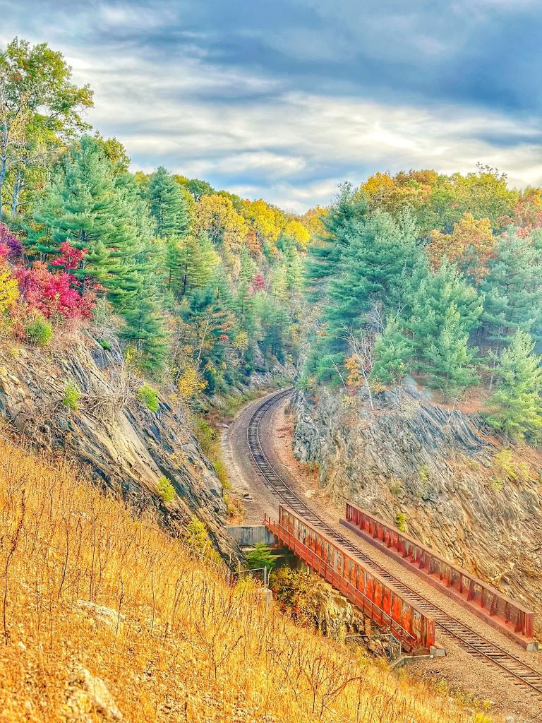 Fall view with the train tracks at Thomaston Dam